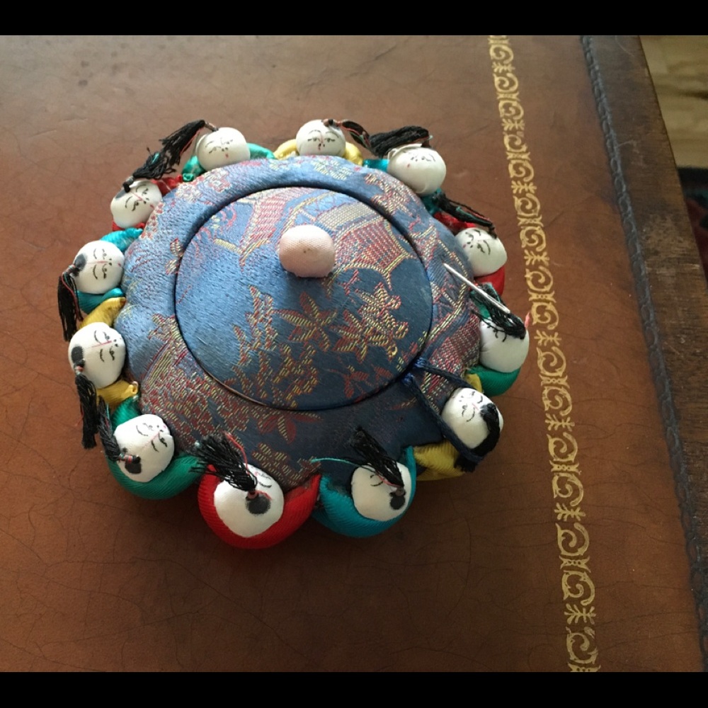 Vintage Asian pin cushion/box.